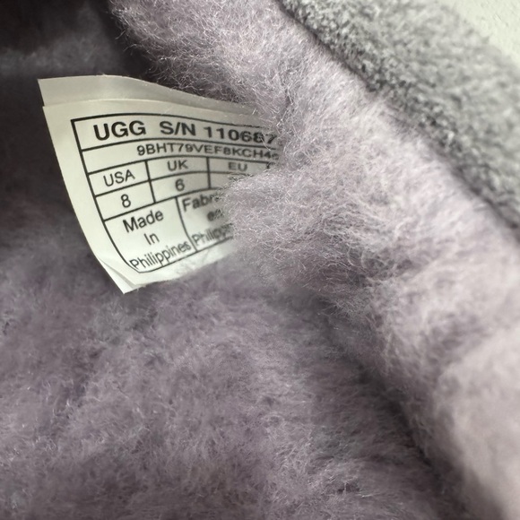 🩶 New With Box – UGG Suede Moccasins | Women’s Size 8 🩶 - Picture 5 of 6